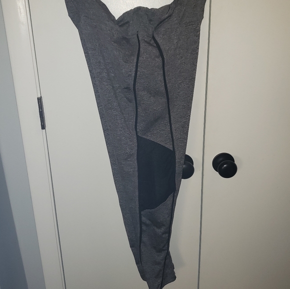 S2 1x grey sheer mesh inset athletic yoga leggings - Picture 7 of 13